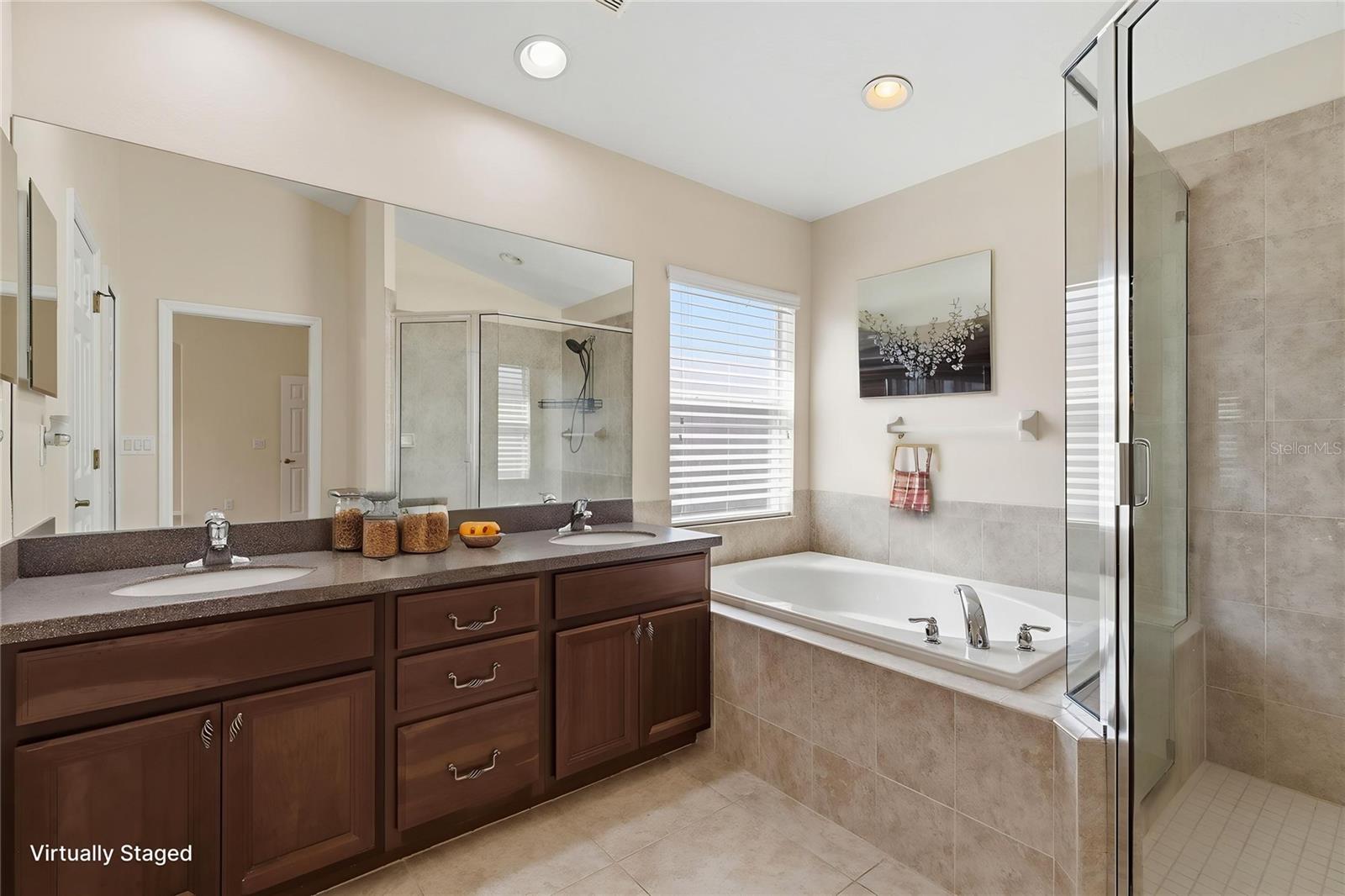 WATERS EDGE 02 - Residential