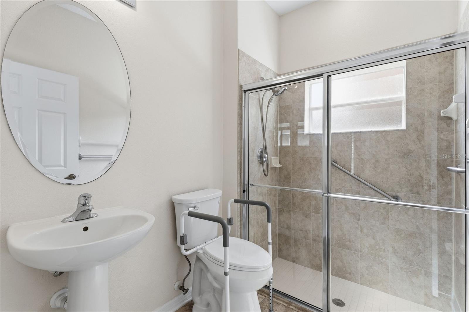 WATERS EDGE 02 - Residential