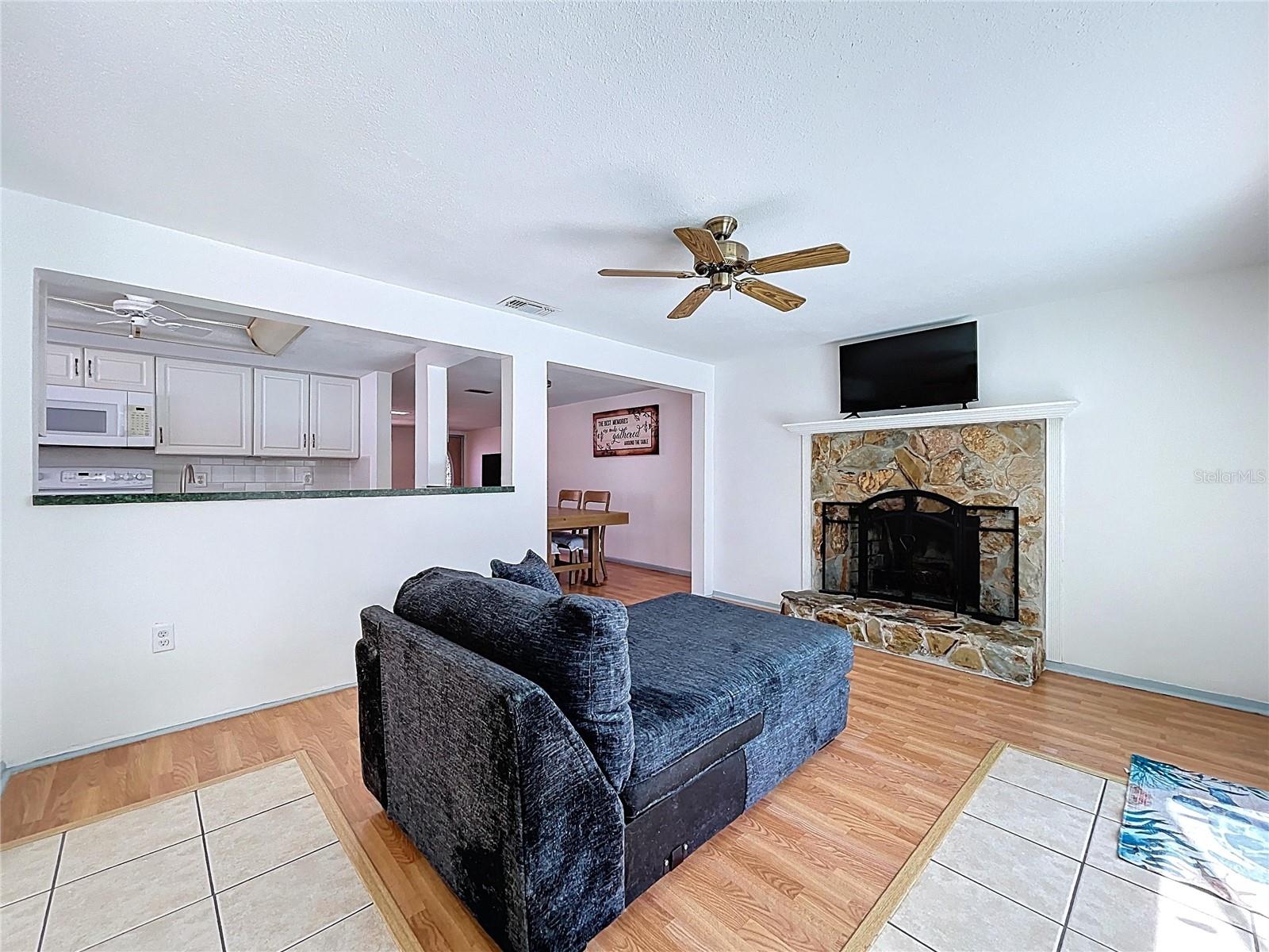 EMBASSY HILLS - Residential