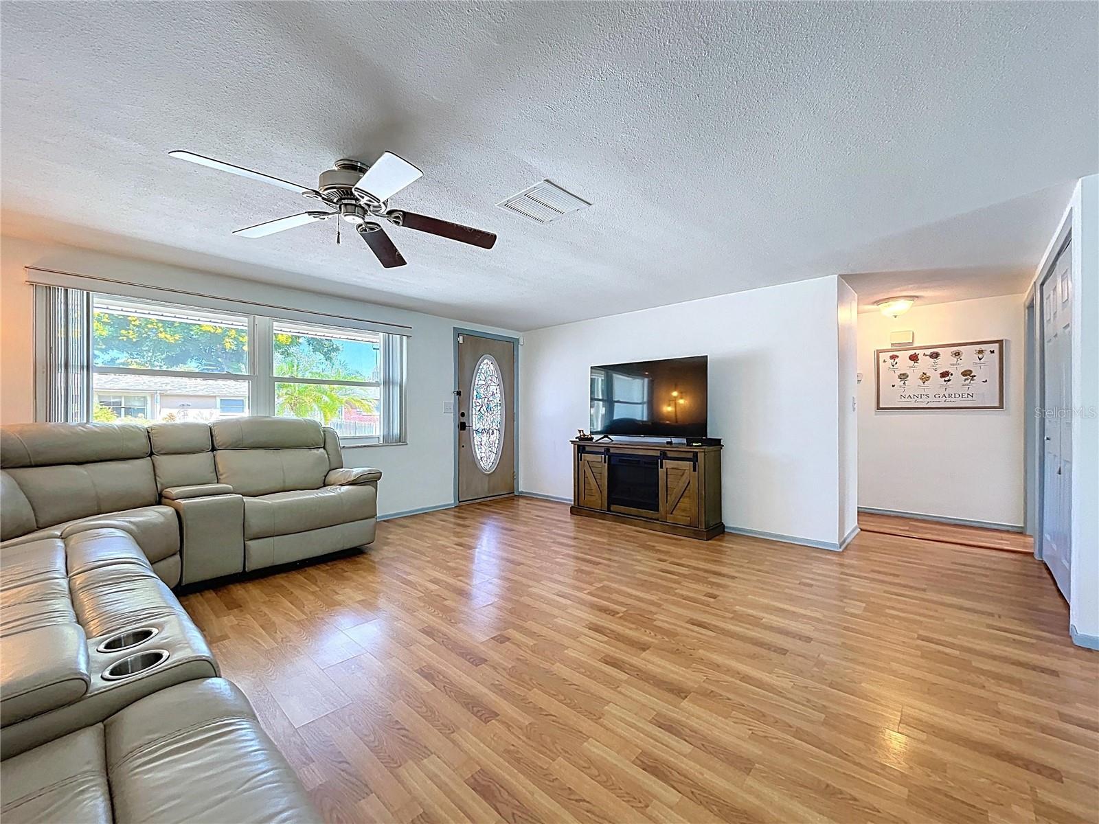 EMBASSY HILLS - Residential