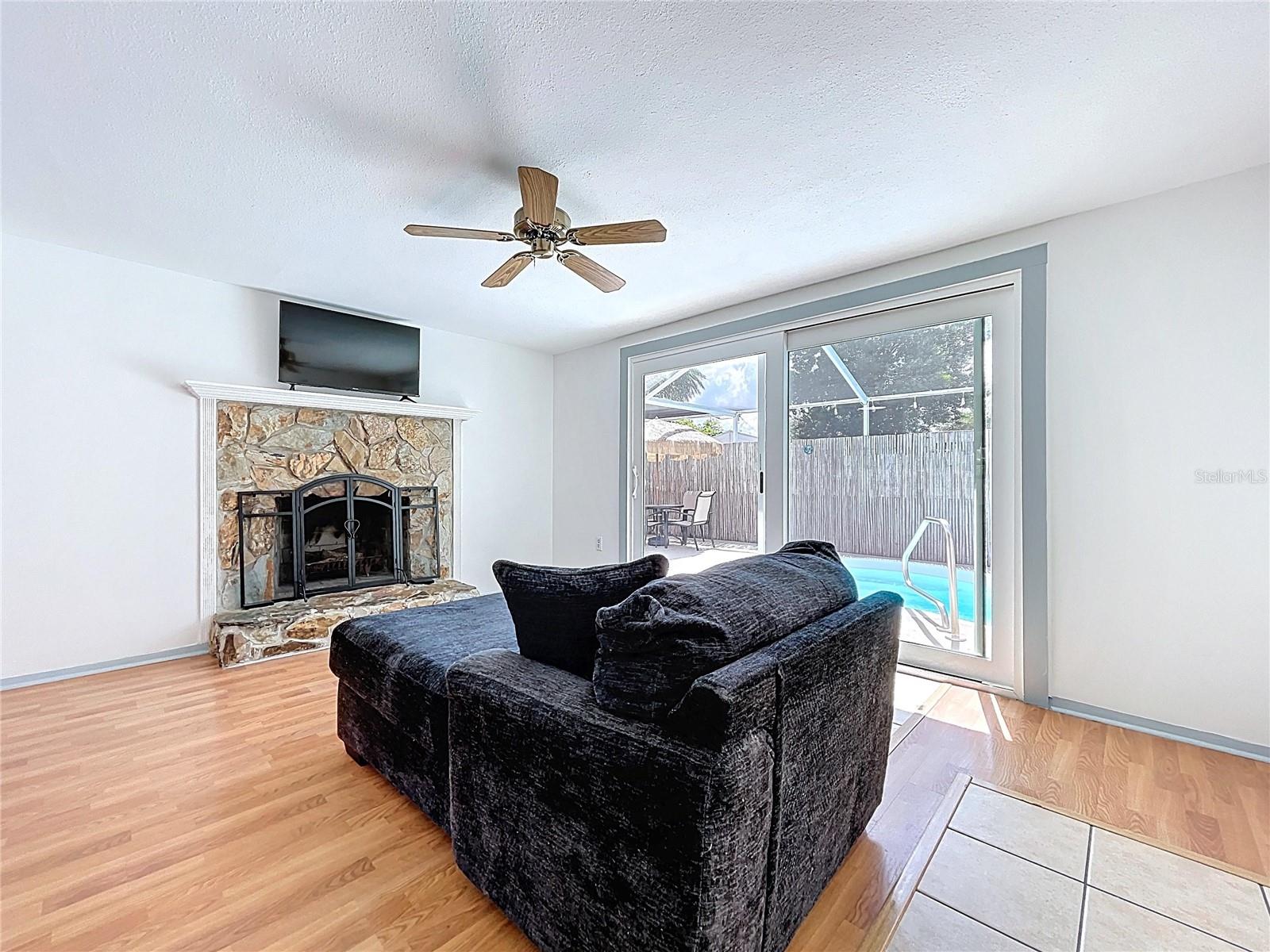 EMBASSY HILLS - Residential