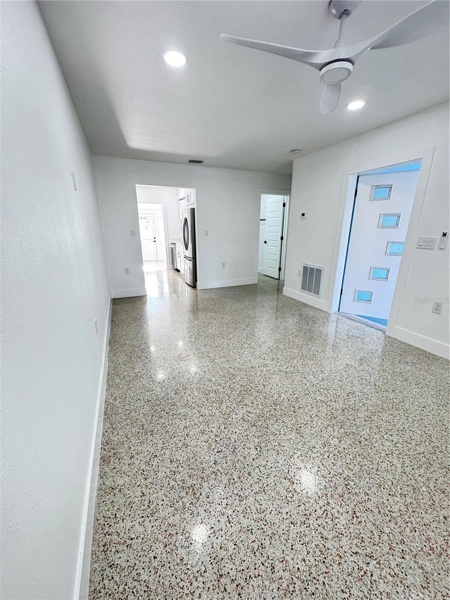 2812 MIRIAM STREET S