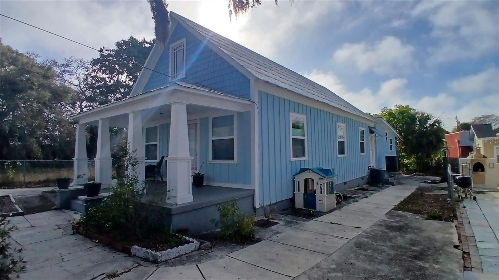 542 DIVISION STREET