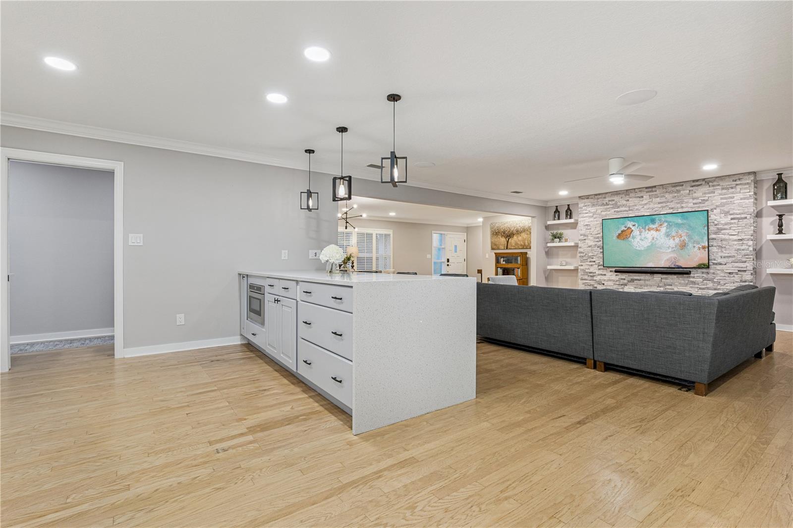 DELROY PARK - Residential