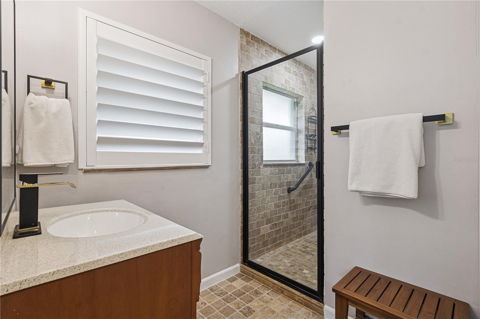 DELROY PARK - Residential