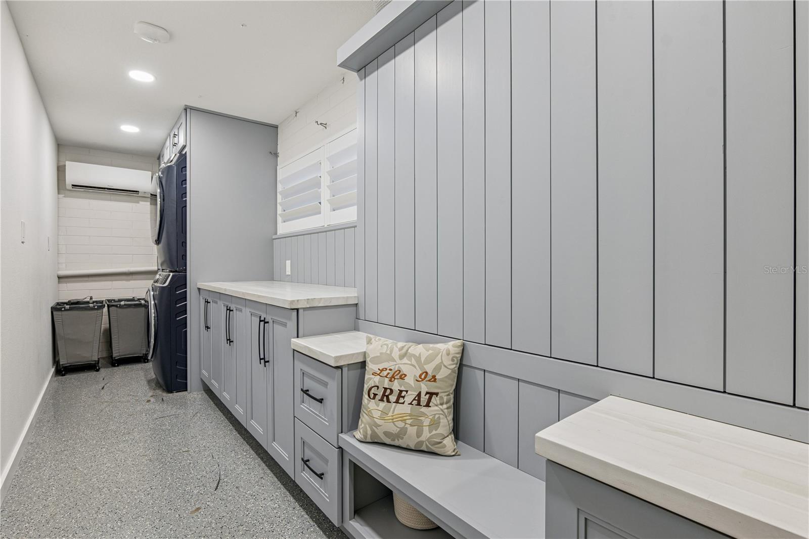 DELROY PARK - Residential