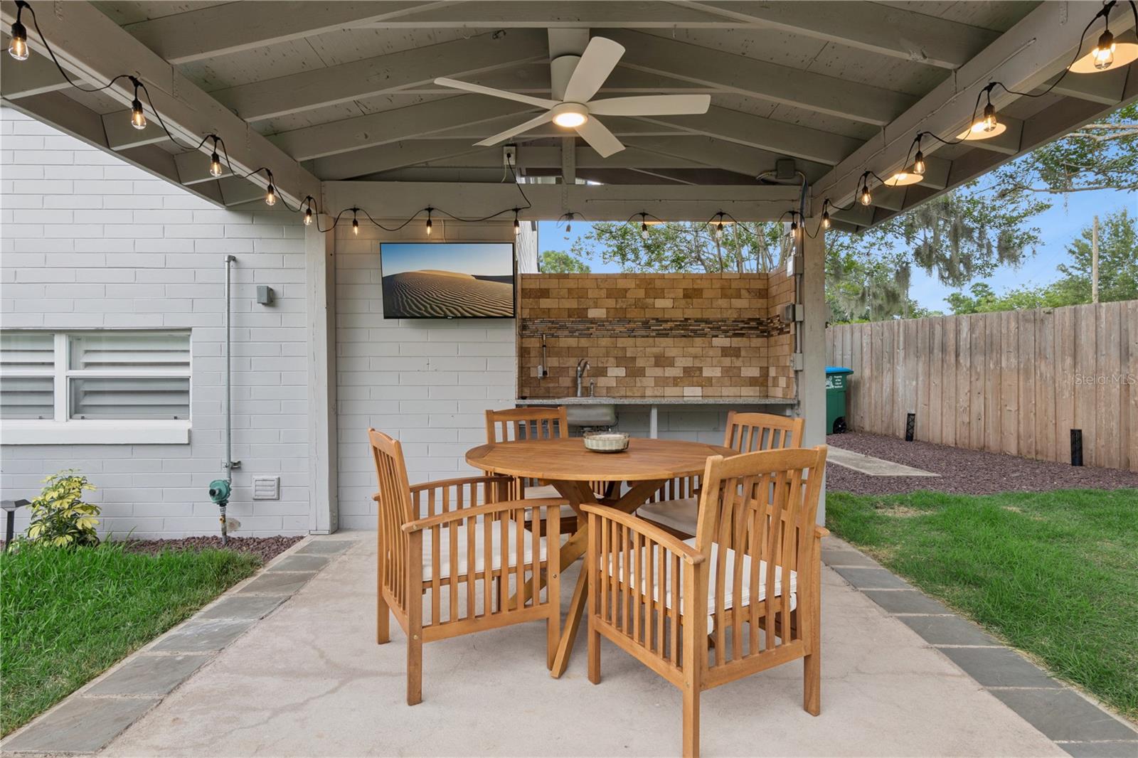 DELROY PARK - Residential