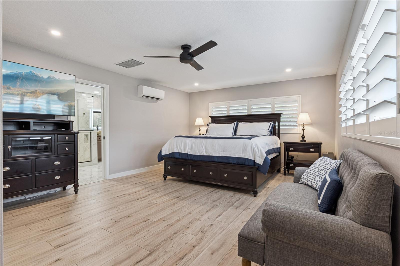 DELROY PARK - Residential