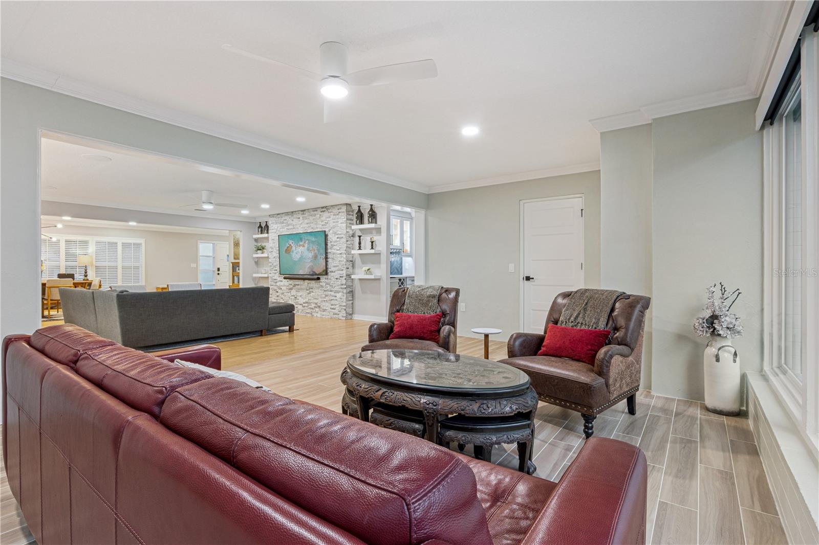 DELROY PARK - Residential