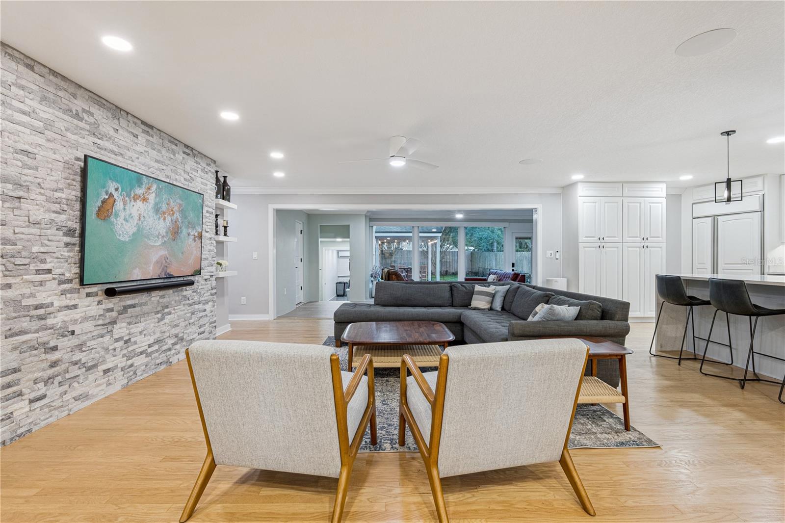 400 W TROTTERS DRIVE