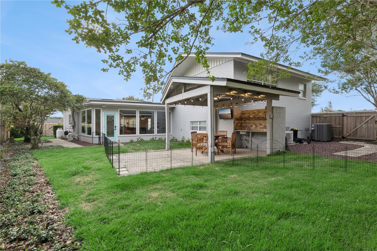 DELROY PARK - Residential