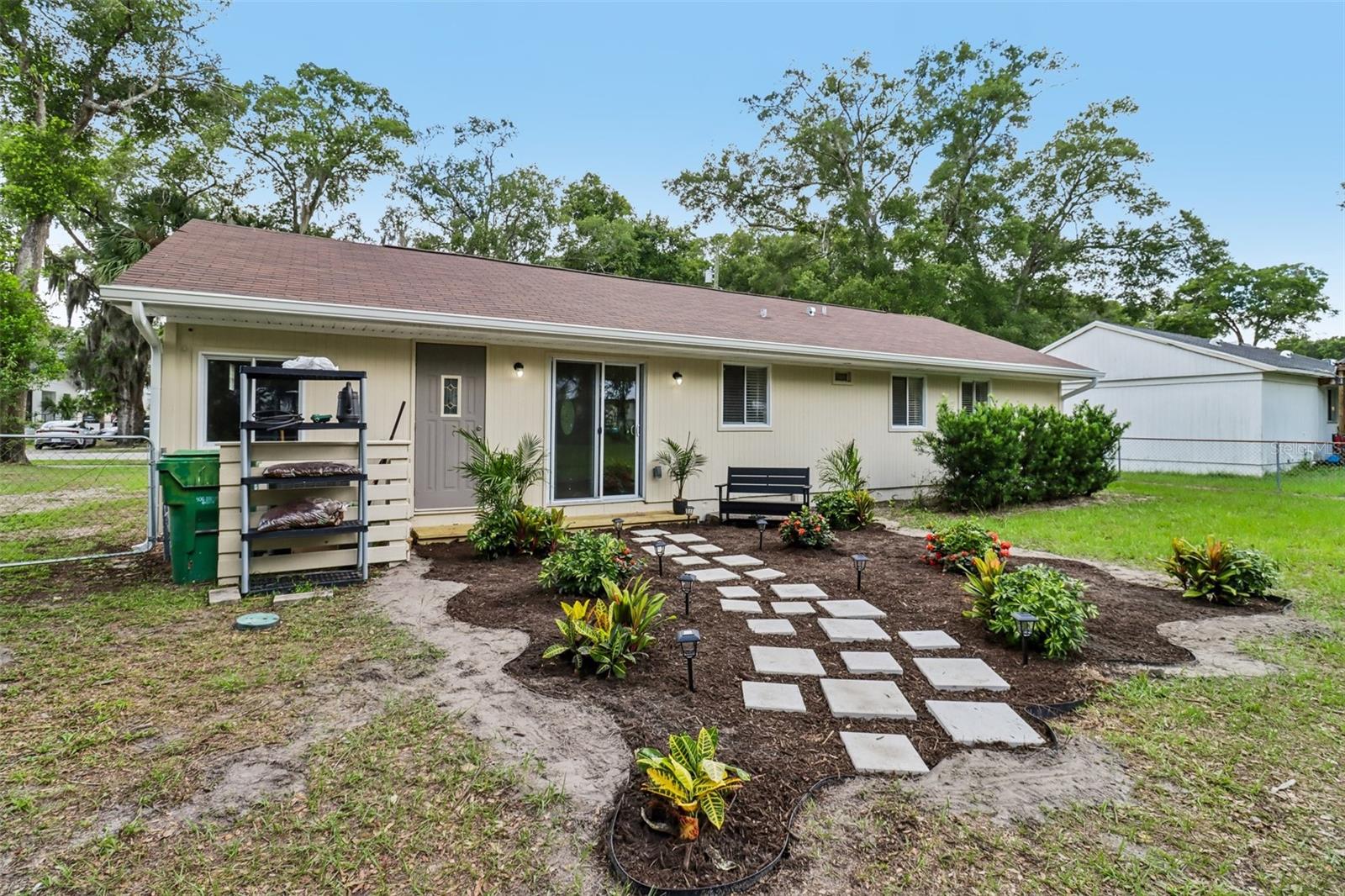 SUNNY SIDE GARDENS - Residential