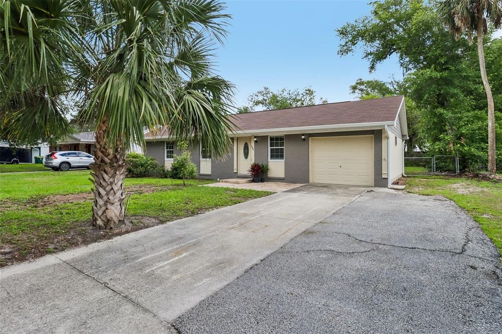 Photo of 105 N Fairfax Avenue, Deland, FL 32724 (MLS # NS1088316)
