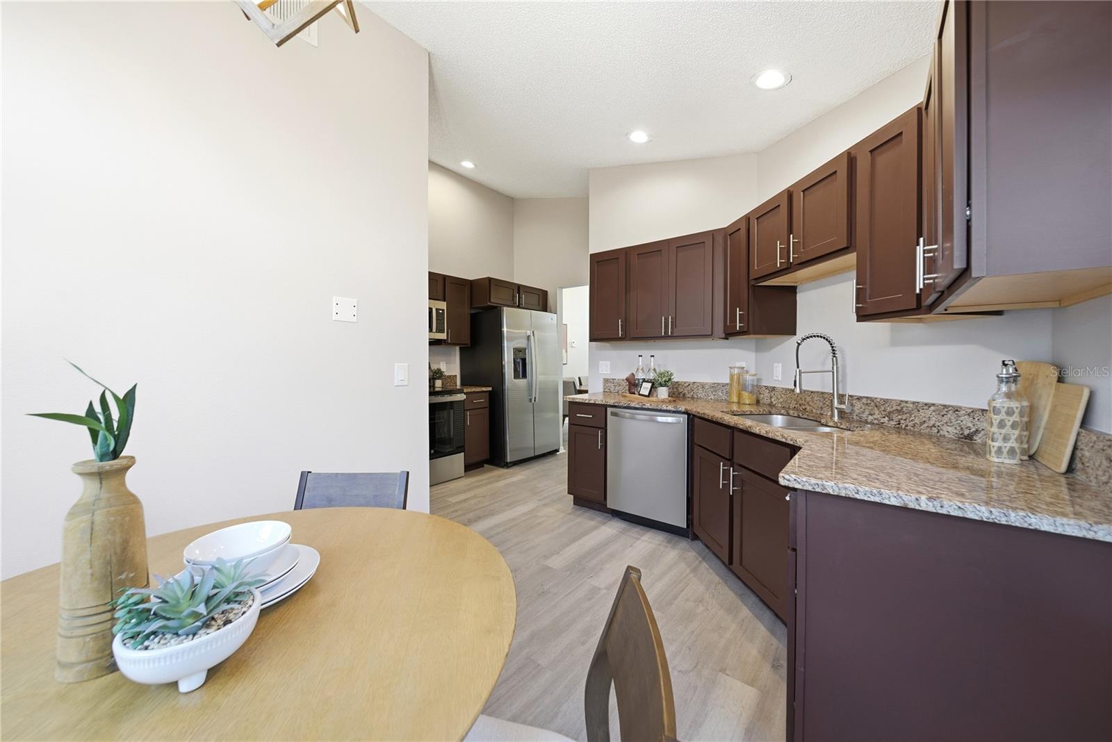 DAVENPORT LAKES PH O1 - Residential