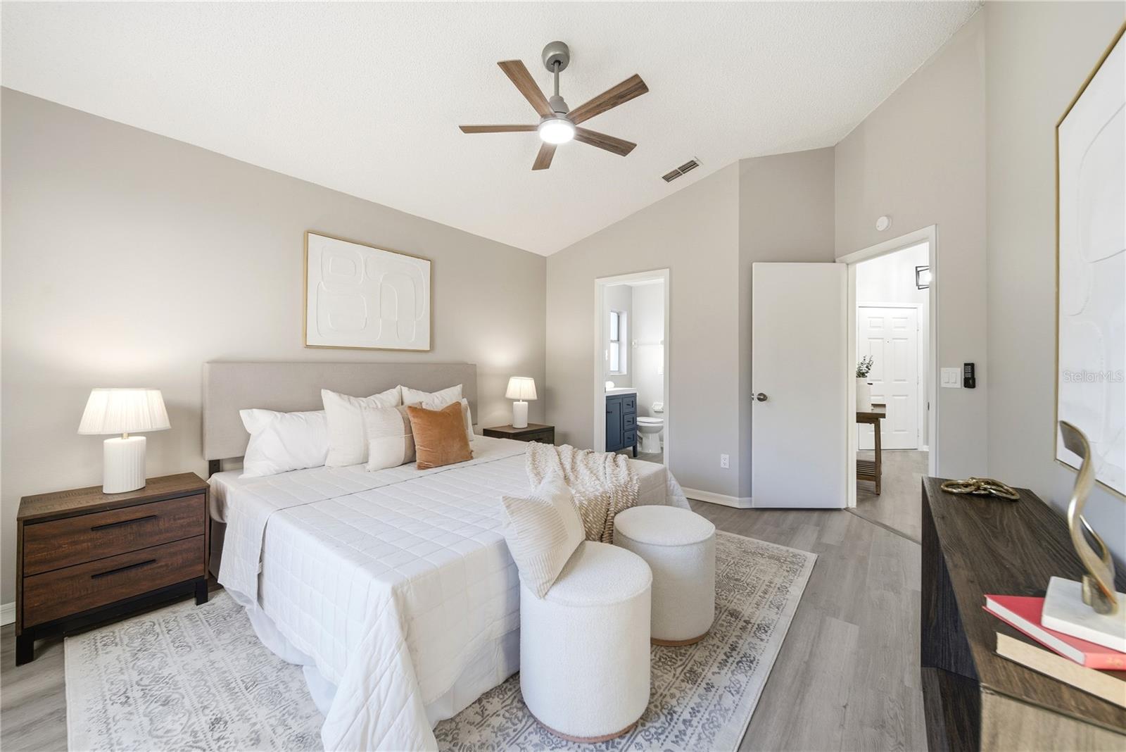 DAVENPORT LAKES PH O1 - Residential