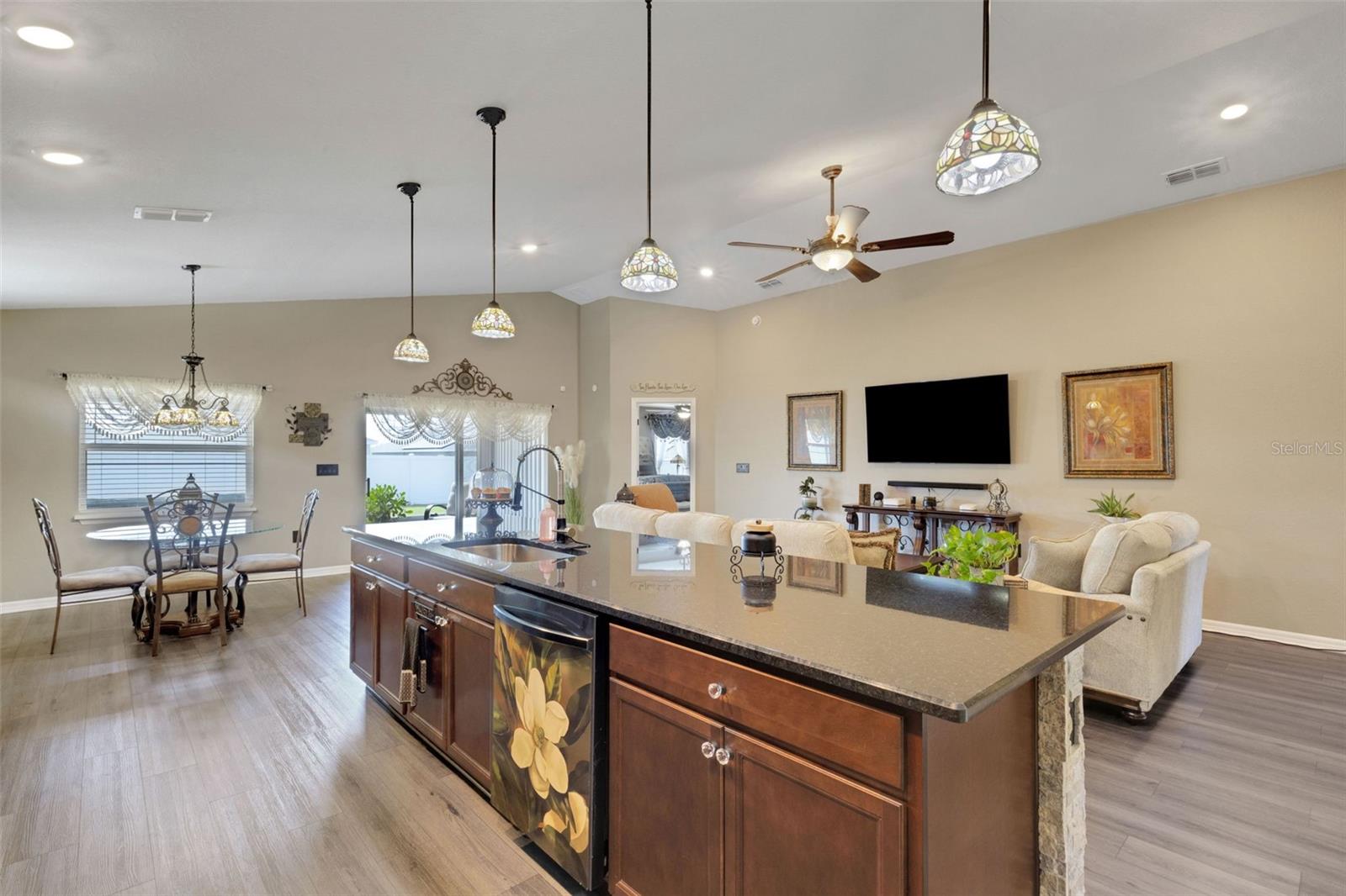 SCENIC BLUFF PH 2 - Residential