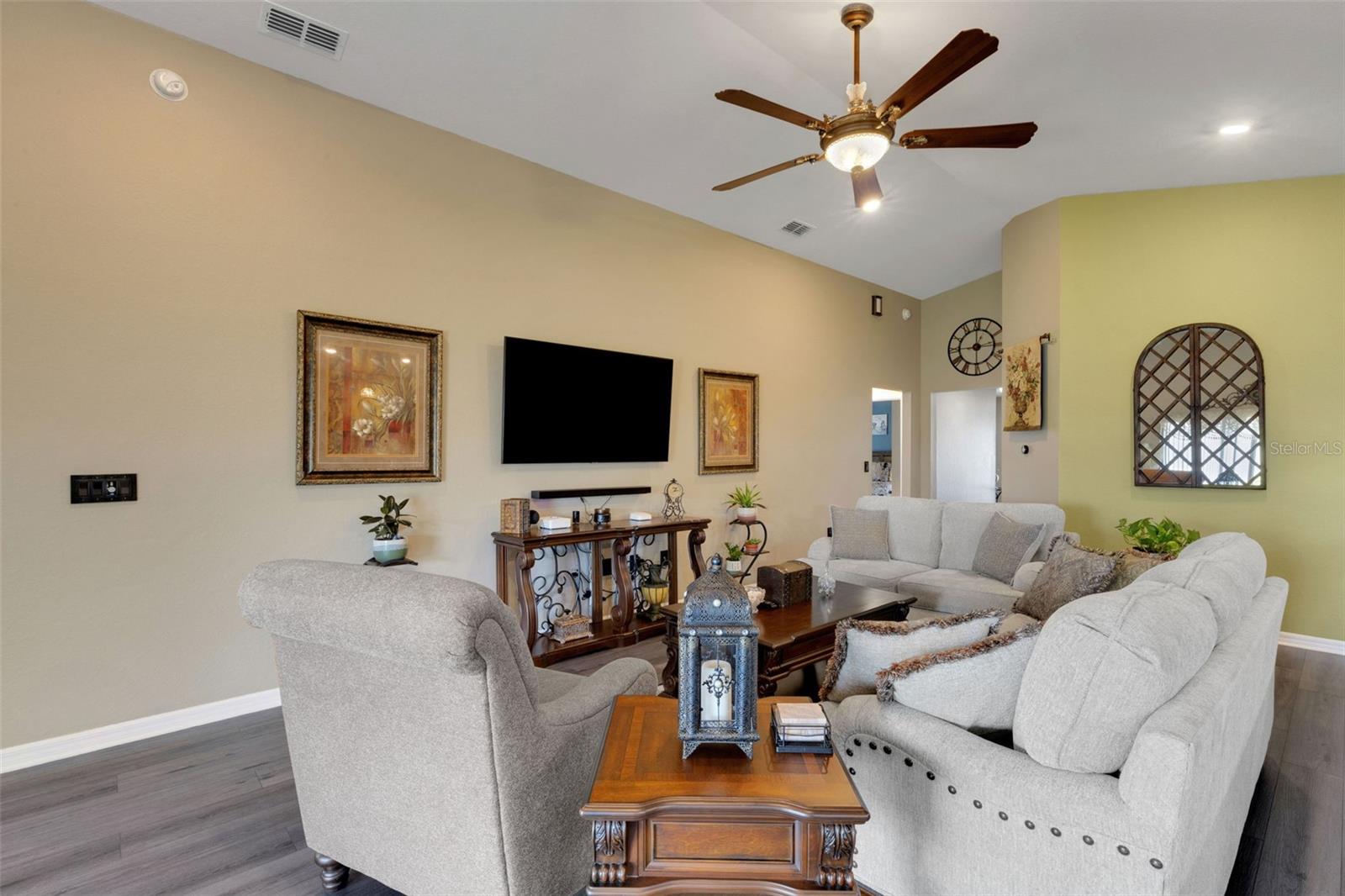 SCENIC BLUFF PH 2 - Residential