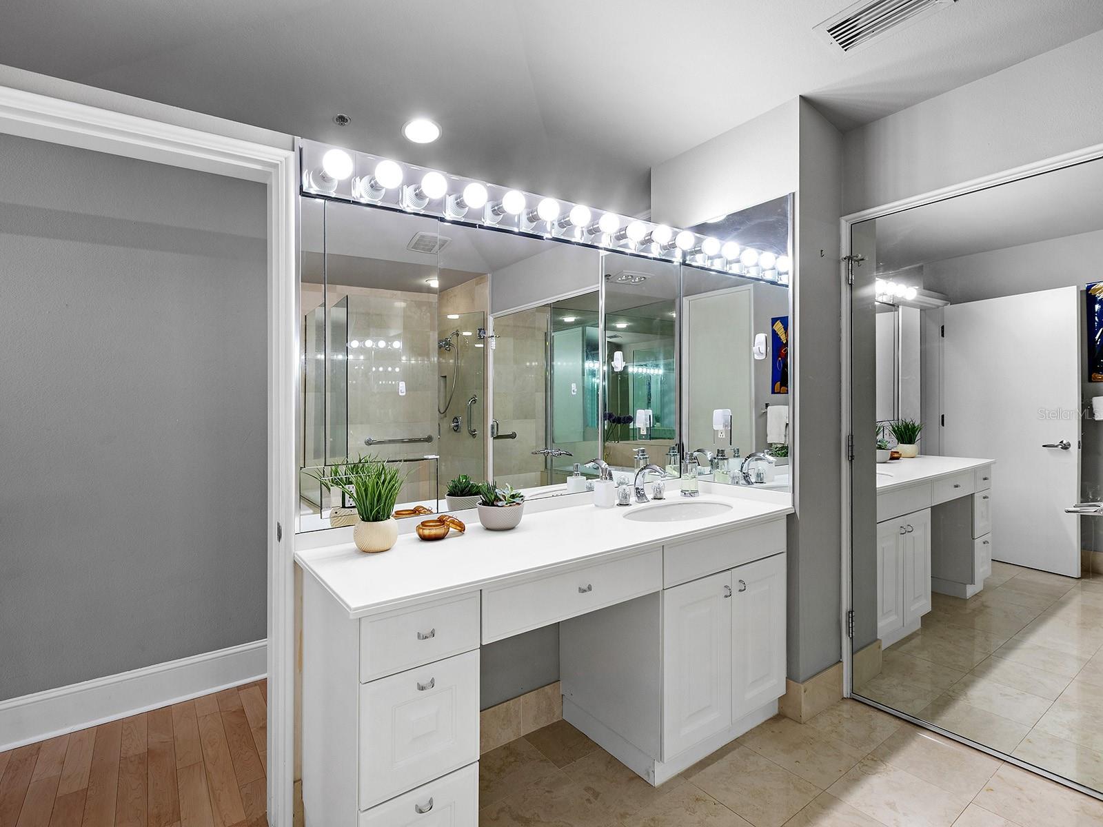 GRAND BAY 2 - Residential