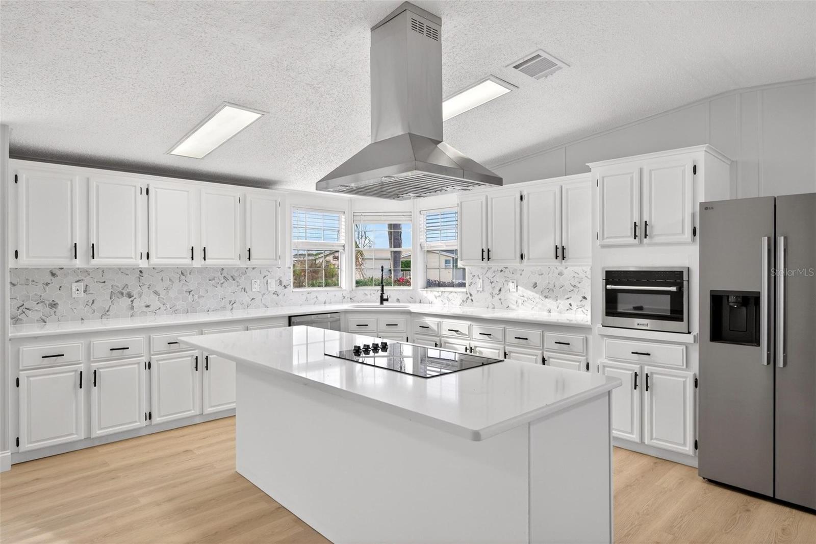 TAVARES FOX RUN MOBILE HOME - Residential