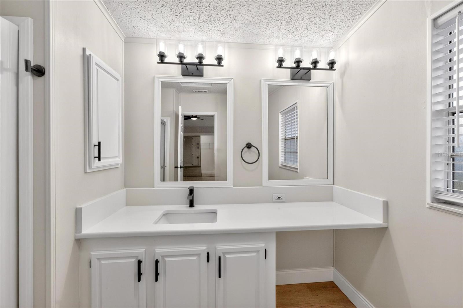 TAVARES FOX RUN MOBILE HOME - Residential