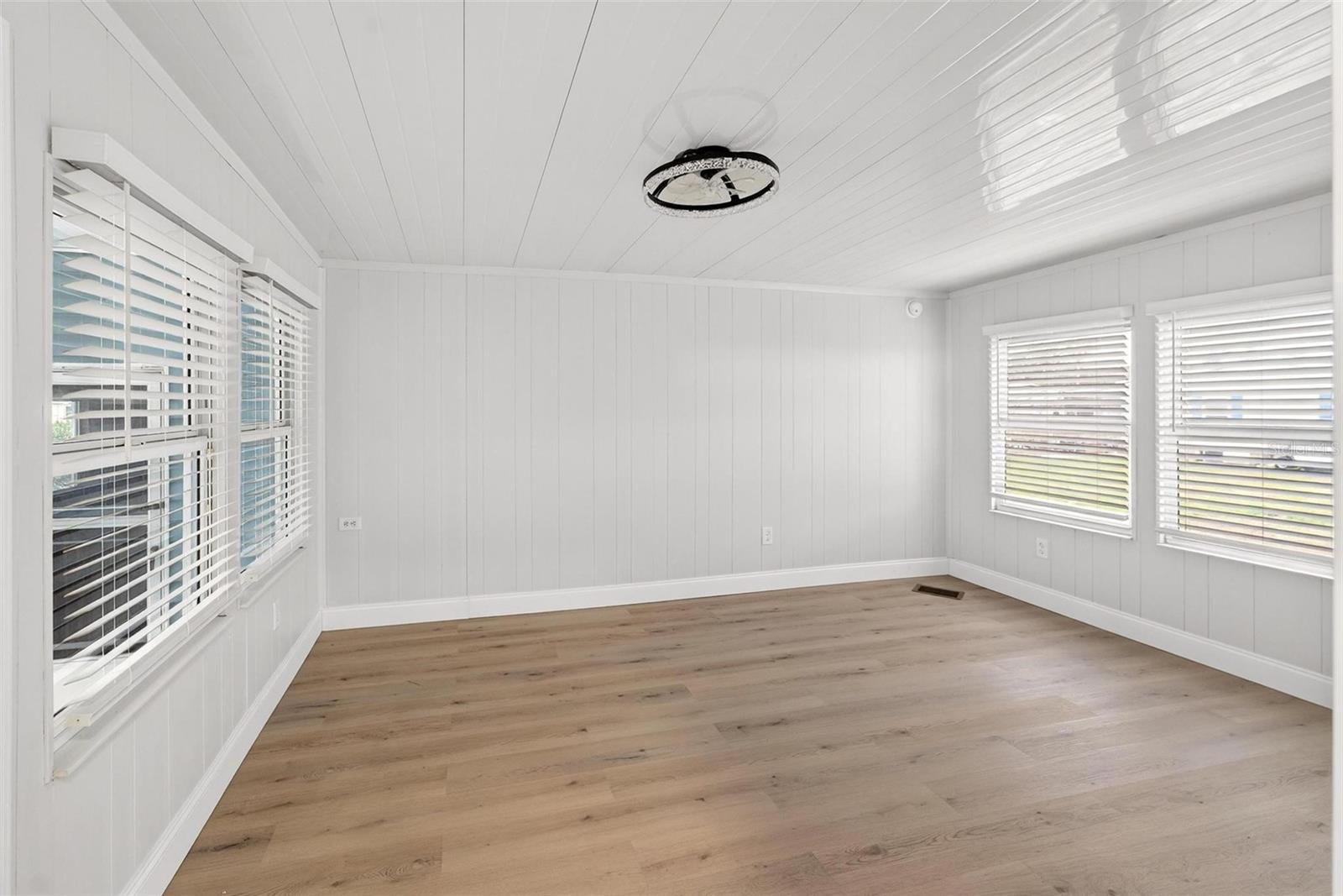 TAVARES FOX RUN MOBILE HOME - Residential