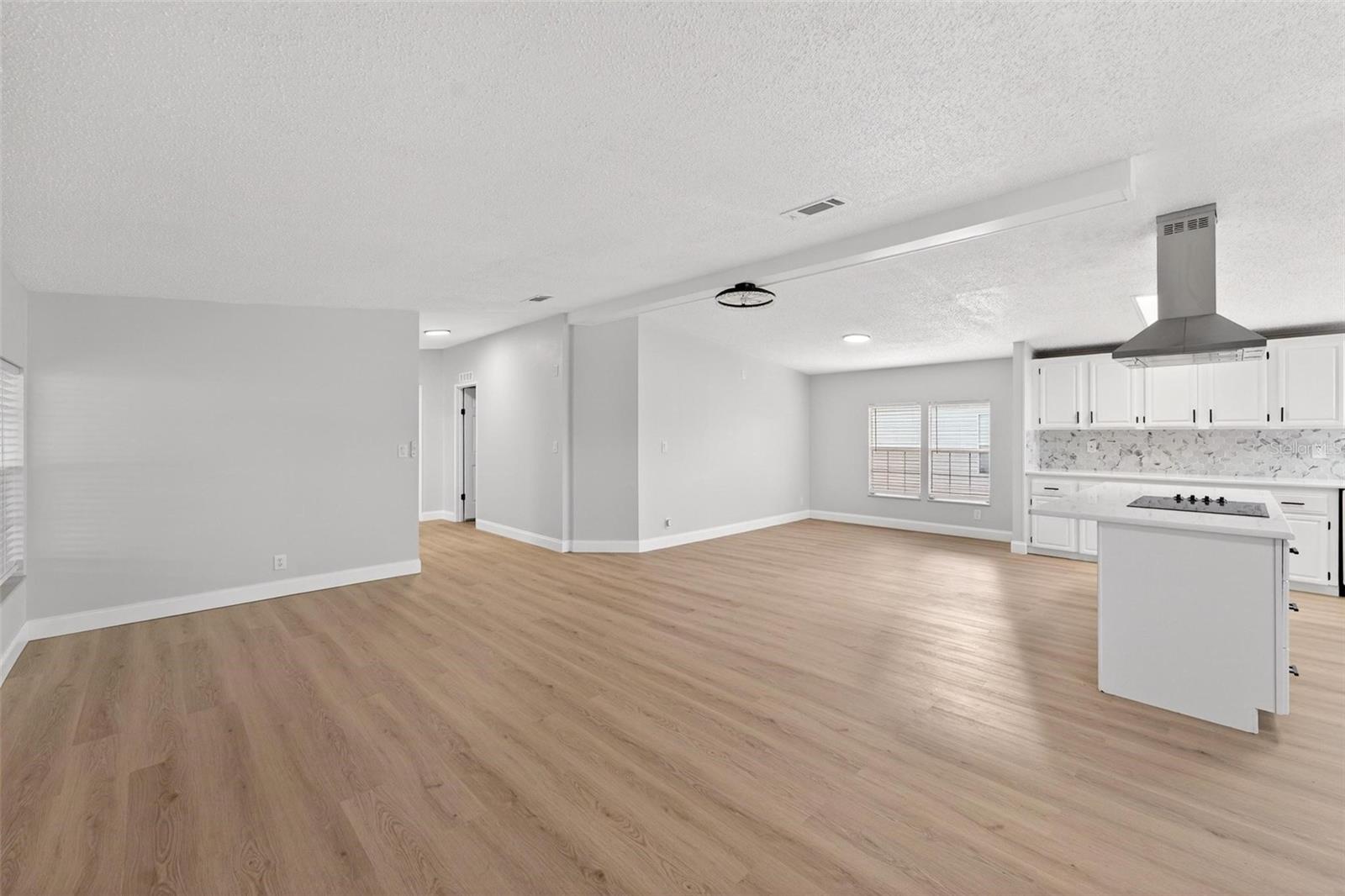 TAVARES FOX RUN MOBILE HOME - Residential