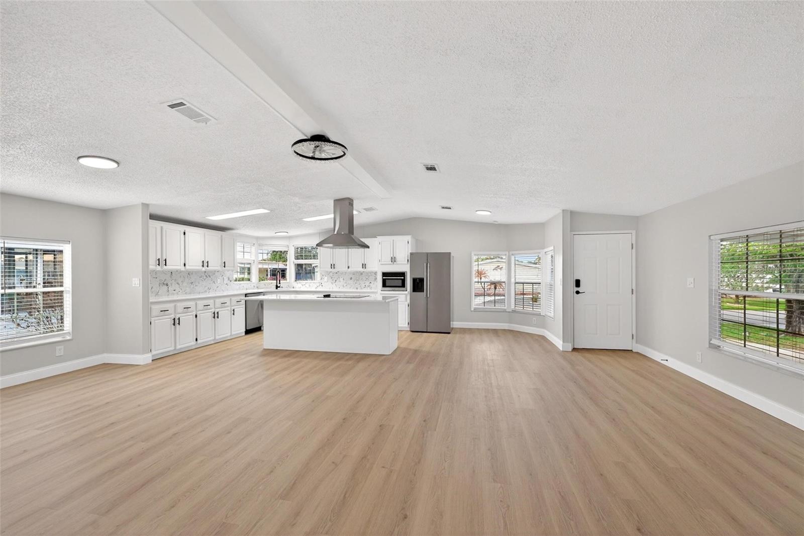 TAVARES FOX RUN MOBILE HOME - Residential