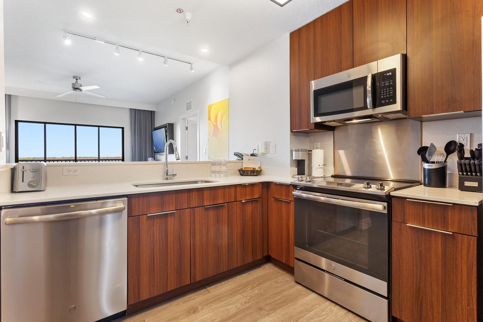 GROVE RESIDENCE & SPA HOTEL CONDO II - Residential