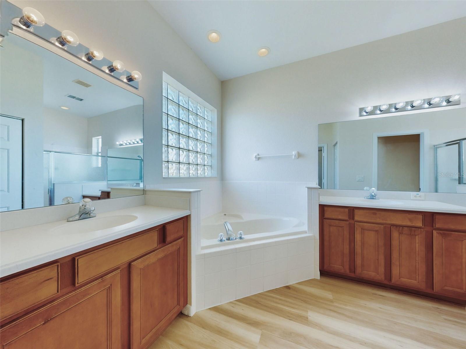 OVERLOOK OF STONECREST - Residential