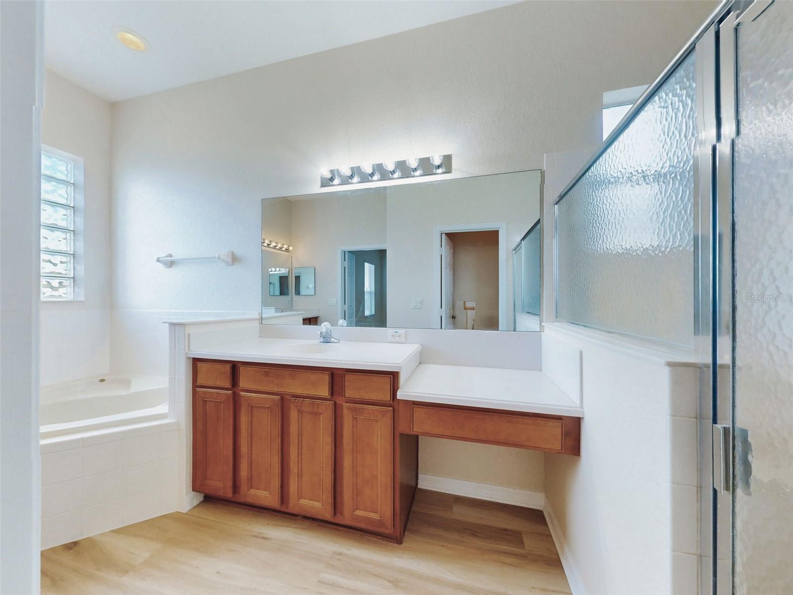 OVERLOOK OF STONECREST - Residential