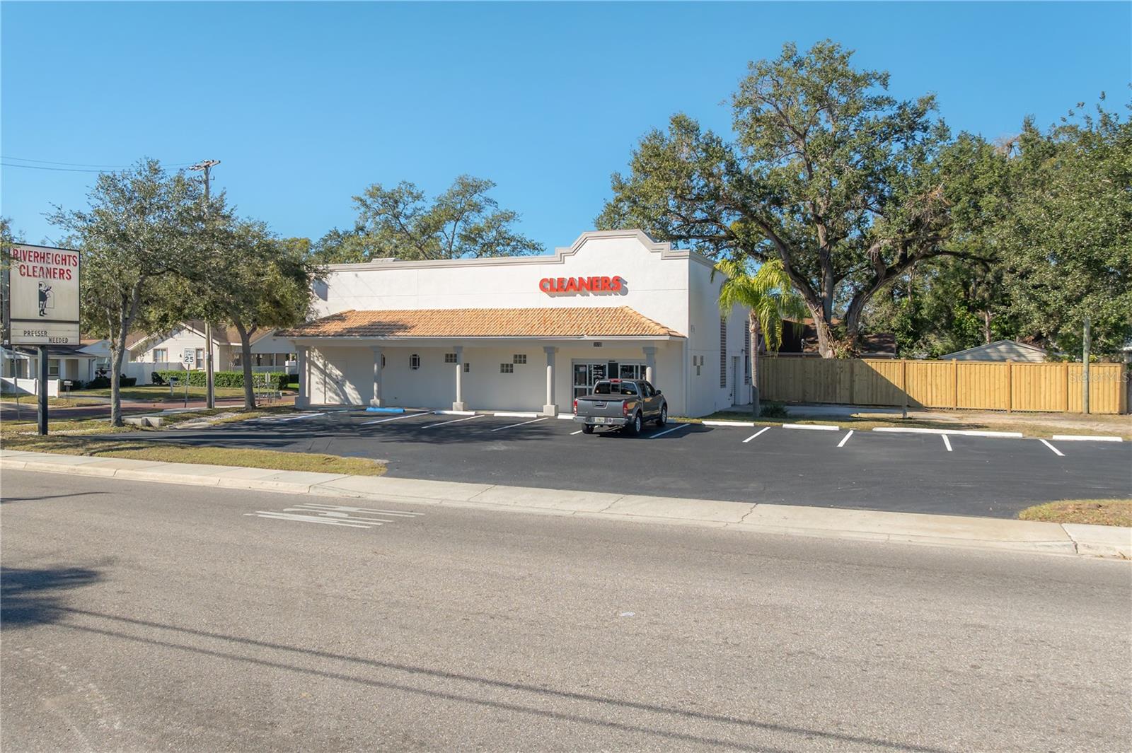 RIVERSIDE NORTH - Commercial Lease