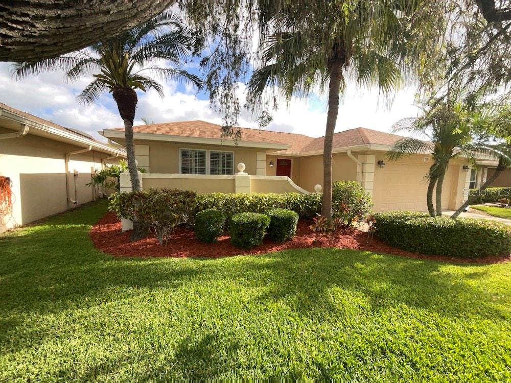 2253 HERON CIRCLE