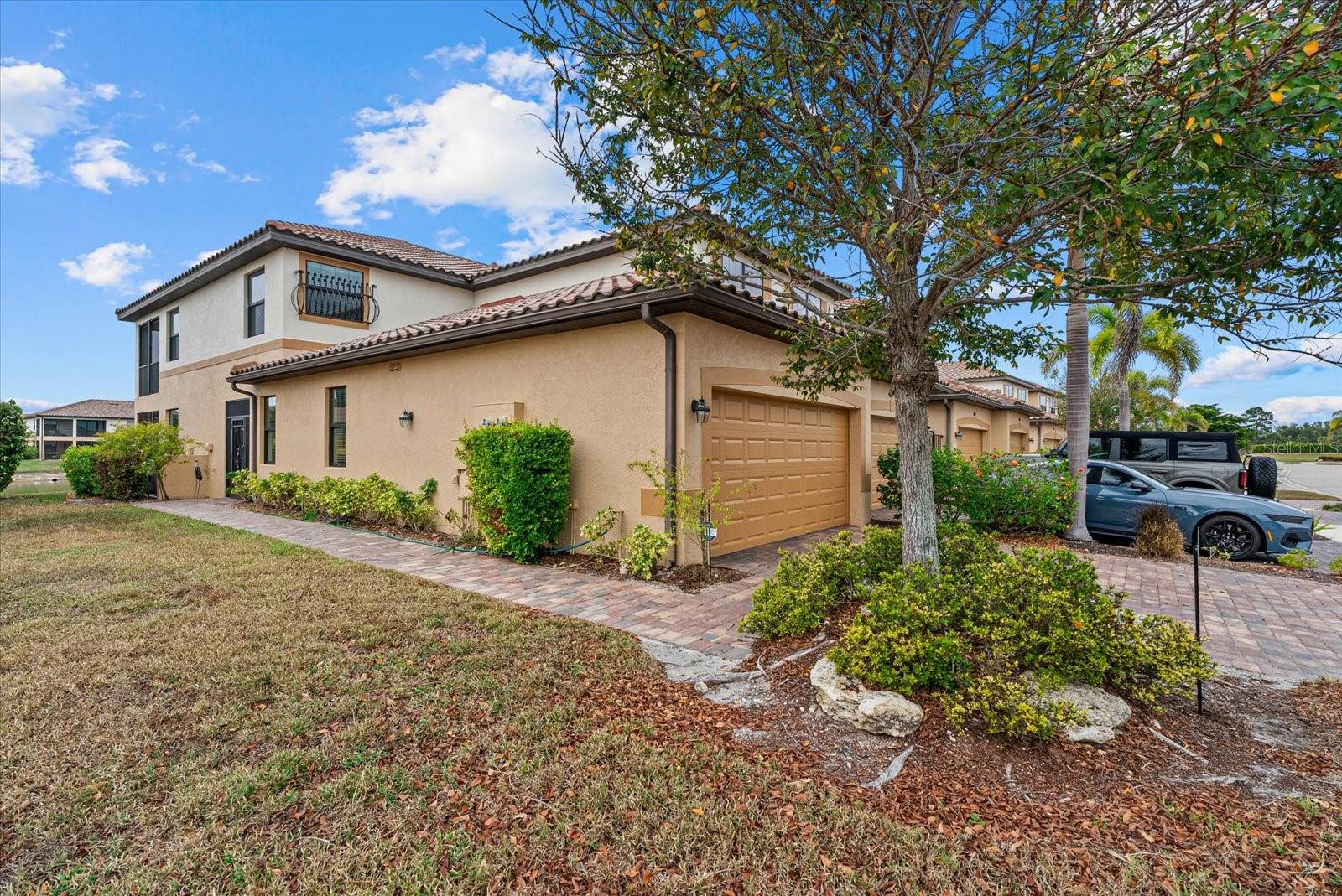 COACH HOMES 1 AT GRAN PARADISO - Residential