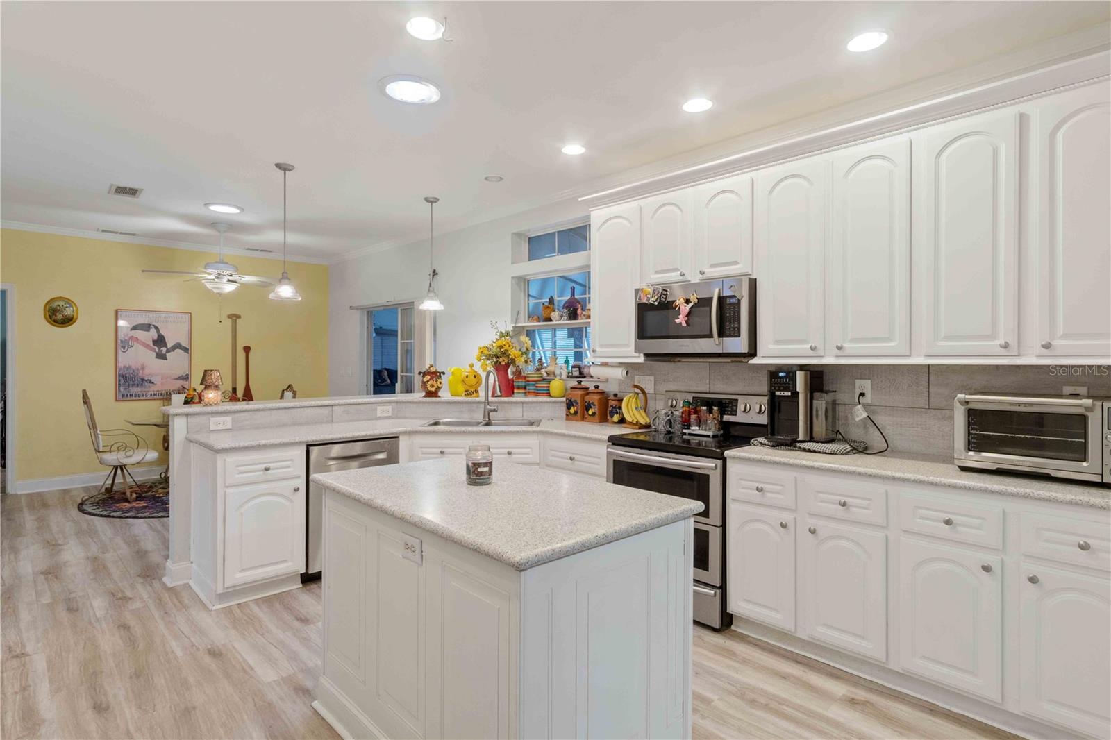 RIO VILLA LAKES - Residential