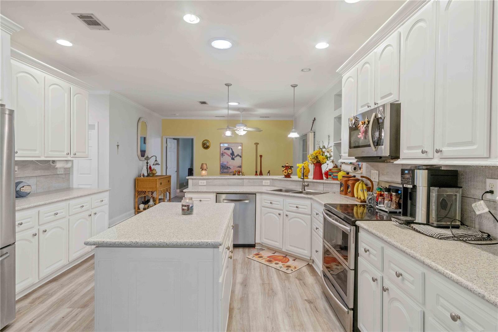 RIO VILLA LAKES - Residential