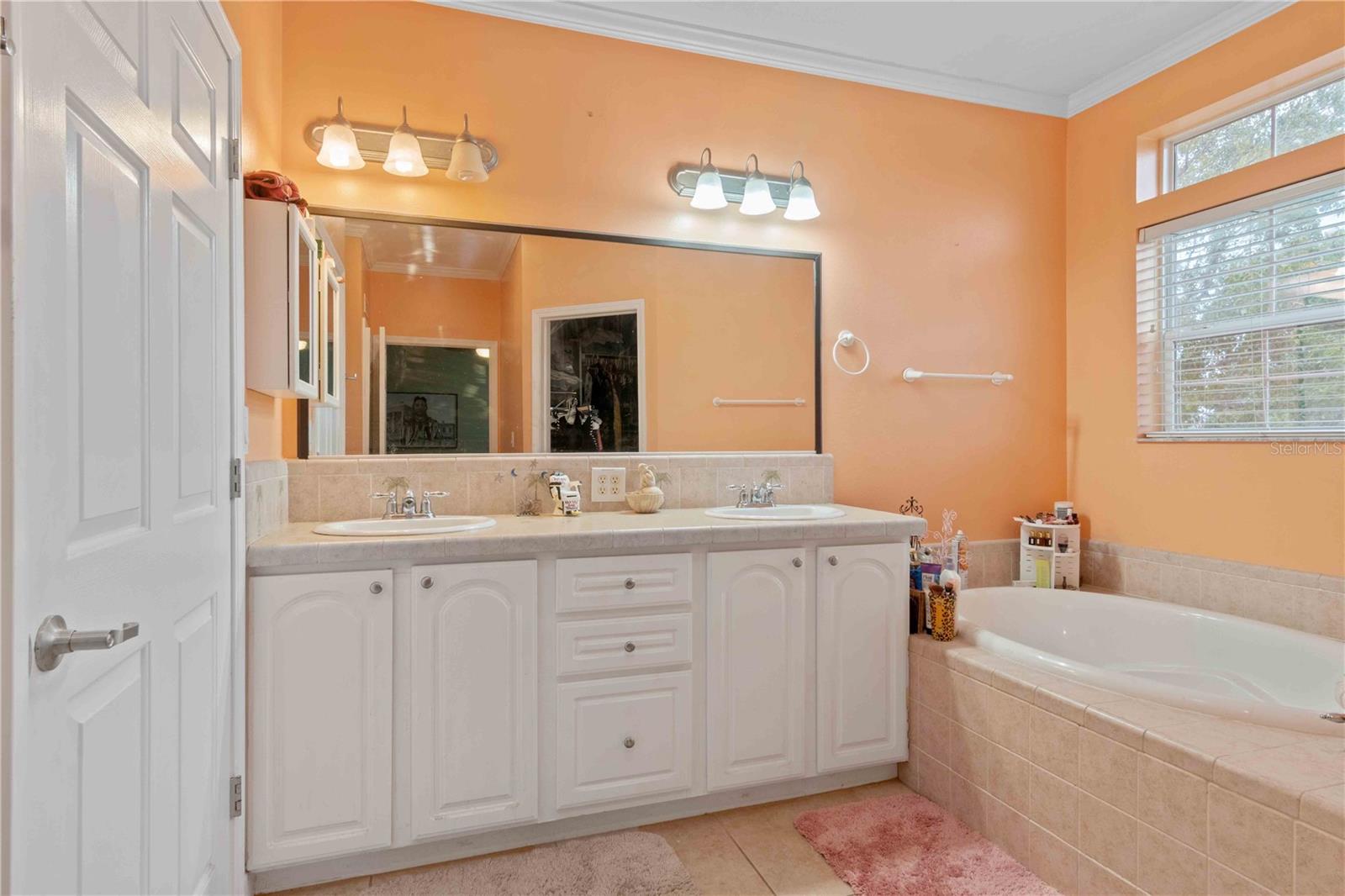 RIO VILLA LAKES - Residential