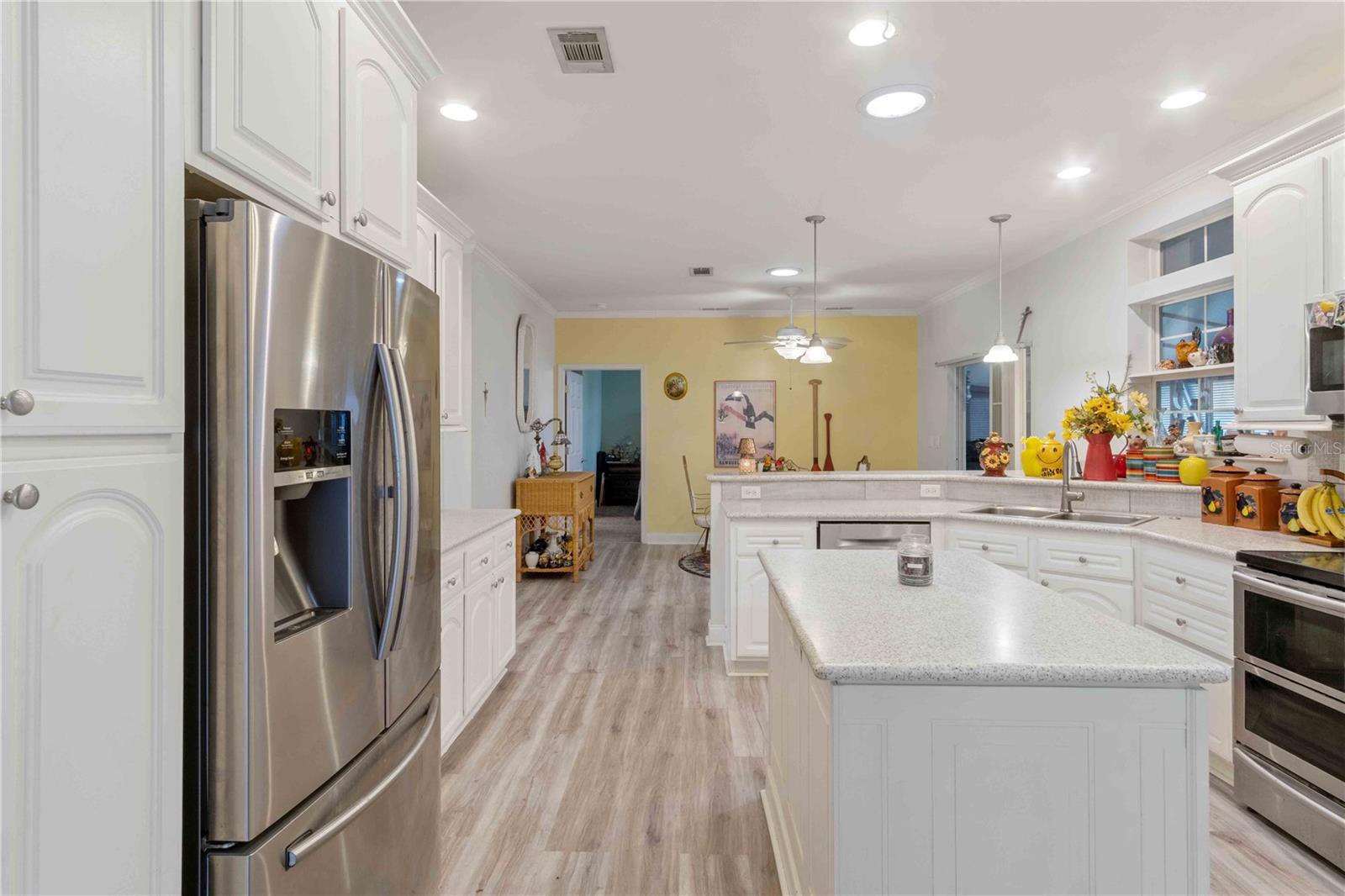 RIO VILLA LAKES - Residential