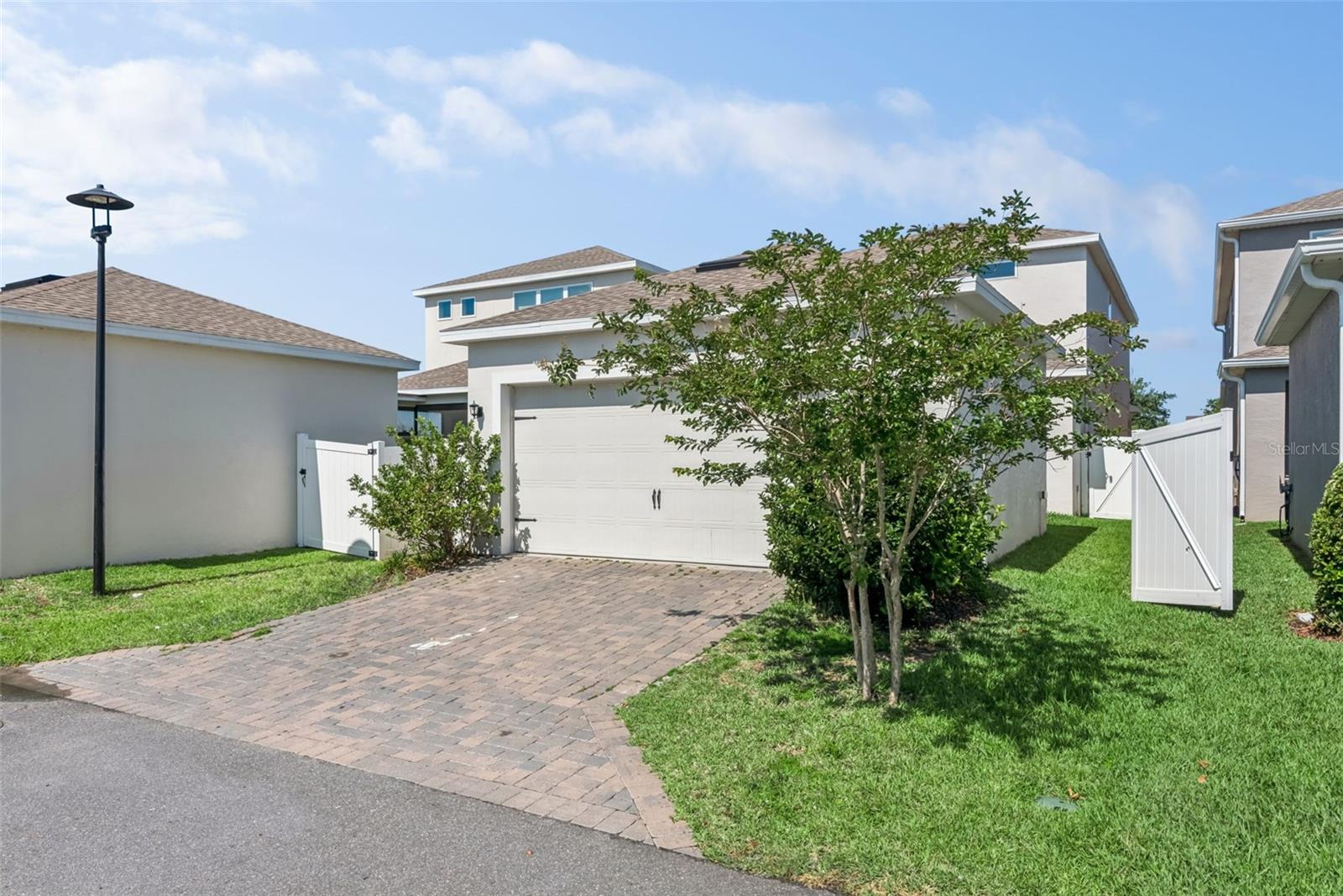 748 COSTA LANE