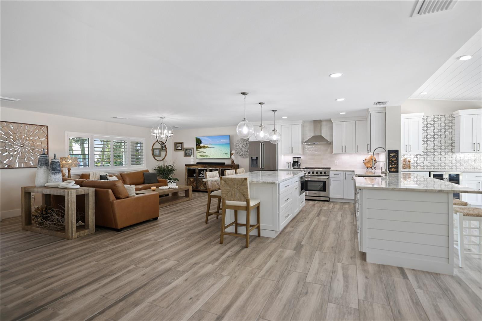 THREE PALMS POINT - Residential