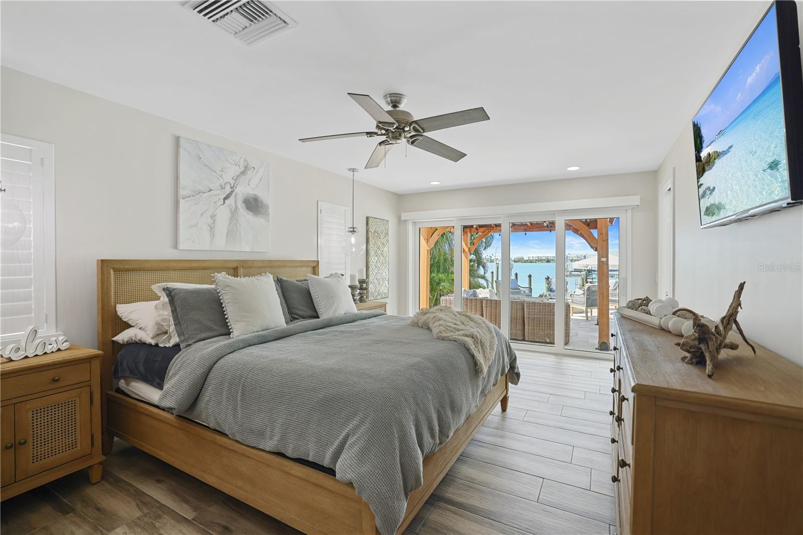 THREE PALMS POINT - Residential