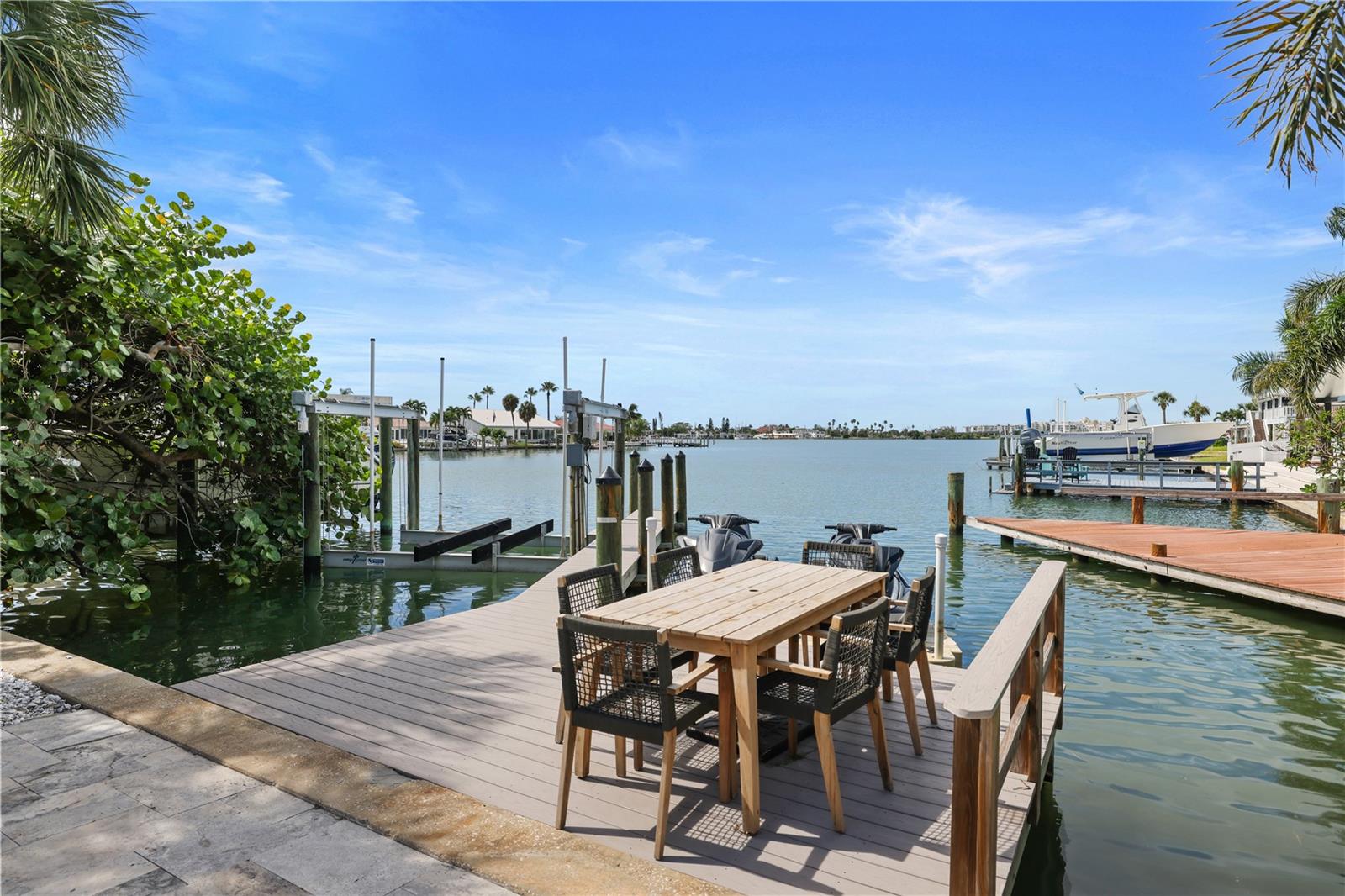 THREE PALMS POINT - Residential