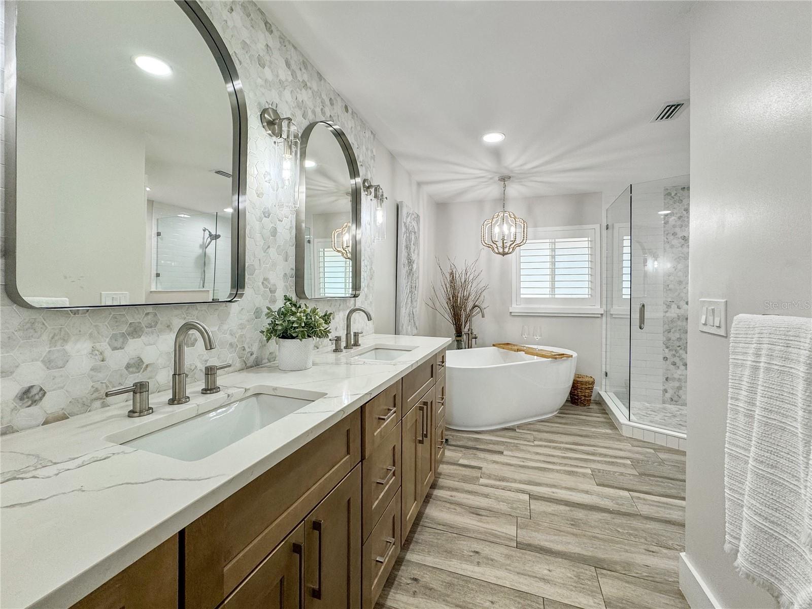 THREE PALMS POINT - Residential
