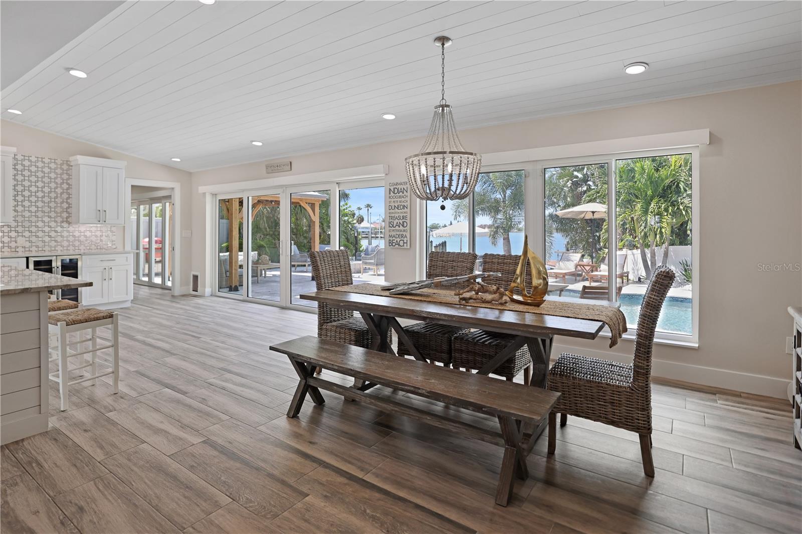 THREE PALMS POINT - Residential