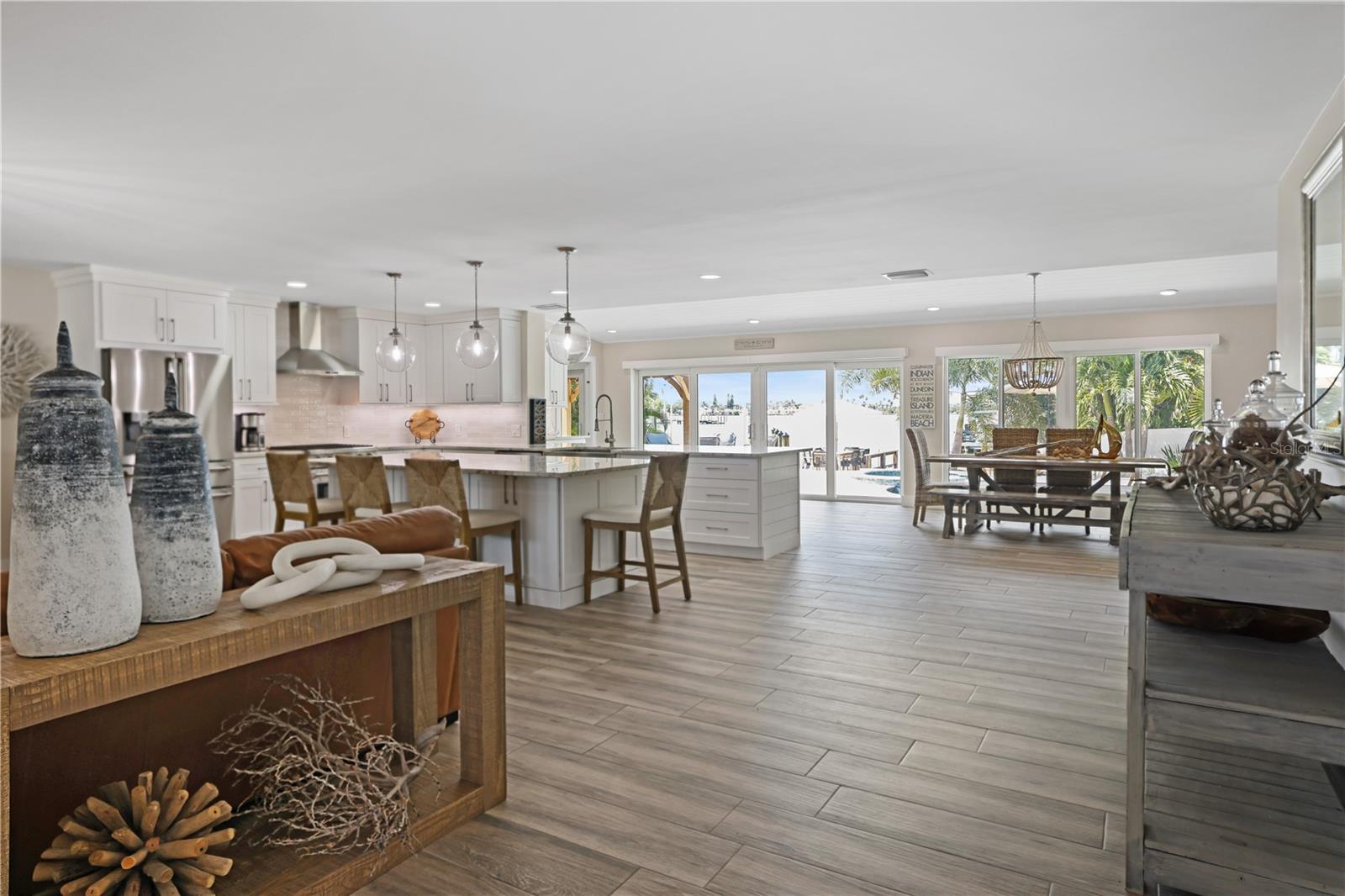 THREE PALMS POINT - Residential
