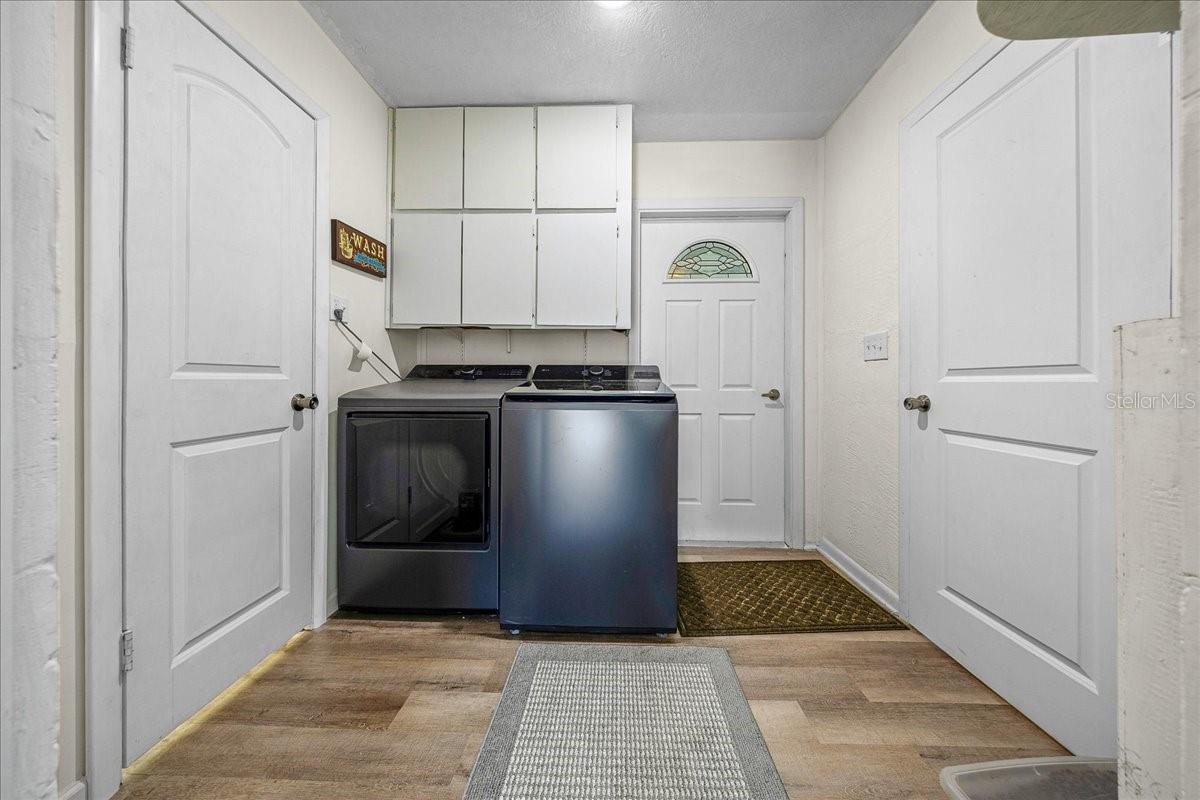 RAINBOW LAKES ESTATE - Residential