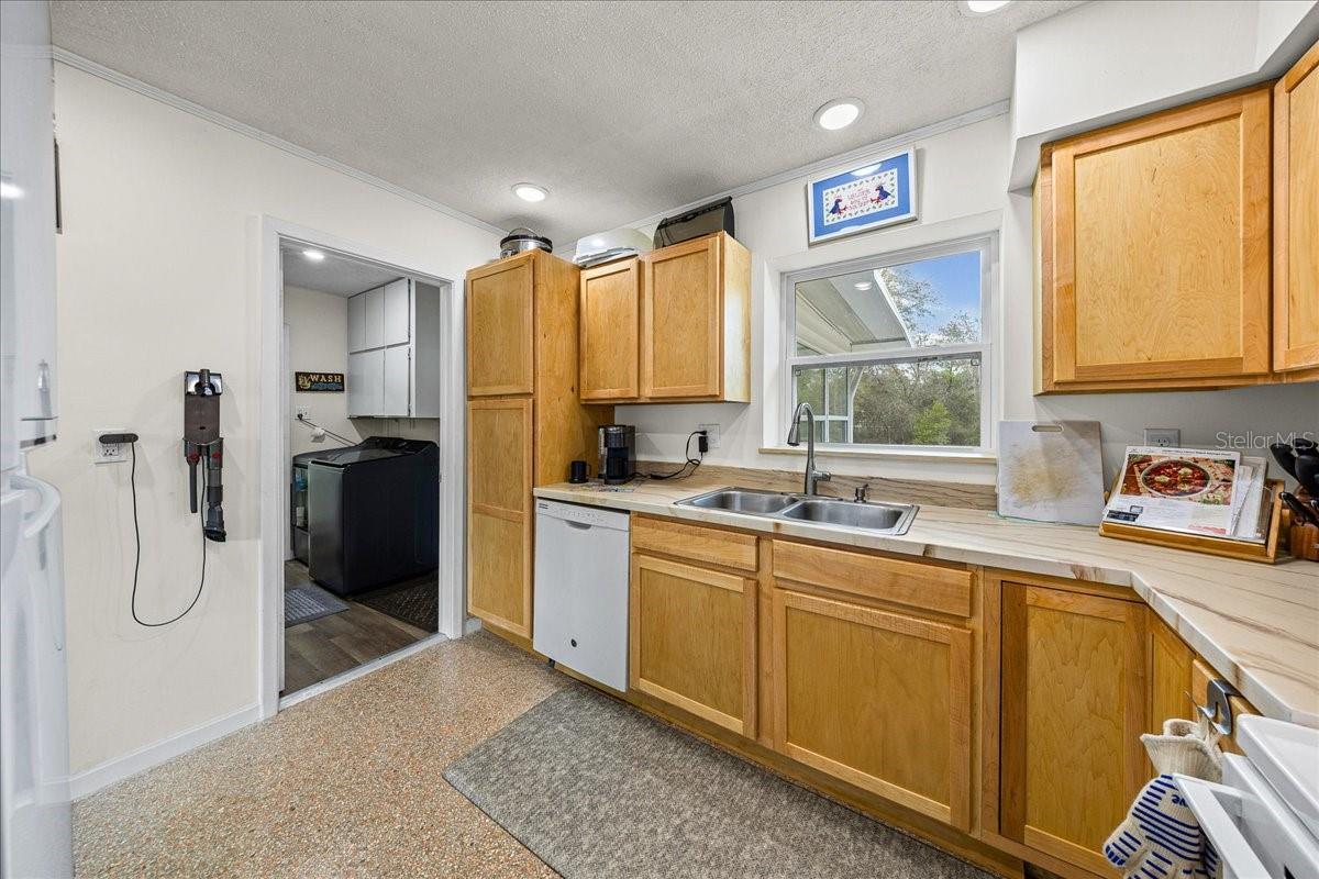 RAINBOW LAKES ESTATE - Residential