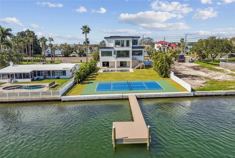 3 TREASURE LANE TREASURE ISLAND FL 33706