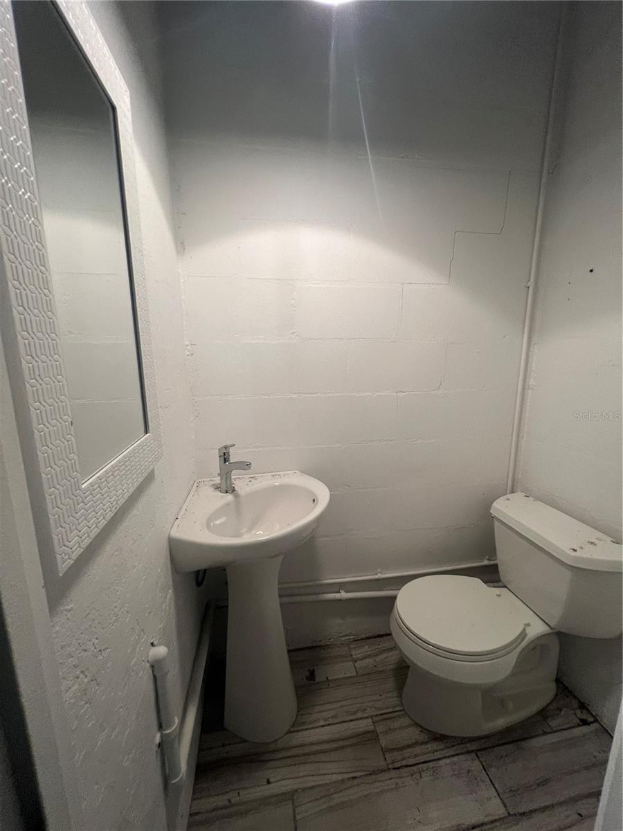 2431 SUNRISE DRIVE SE