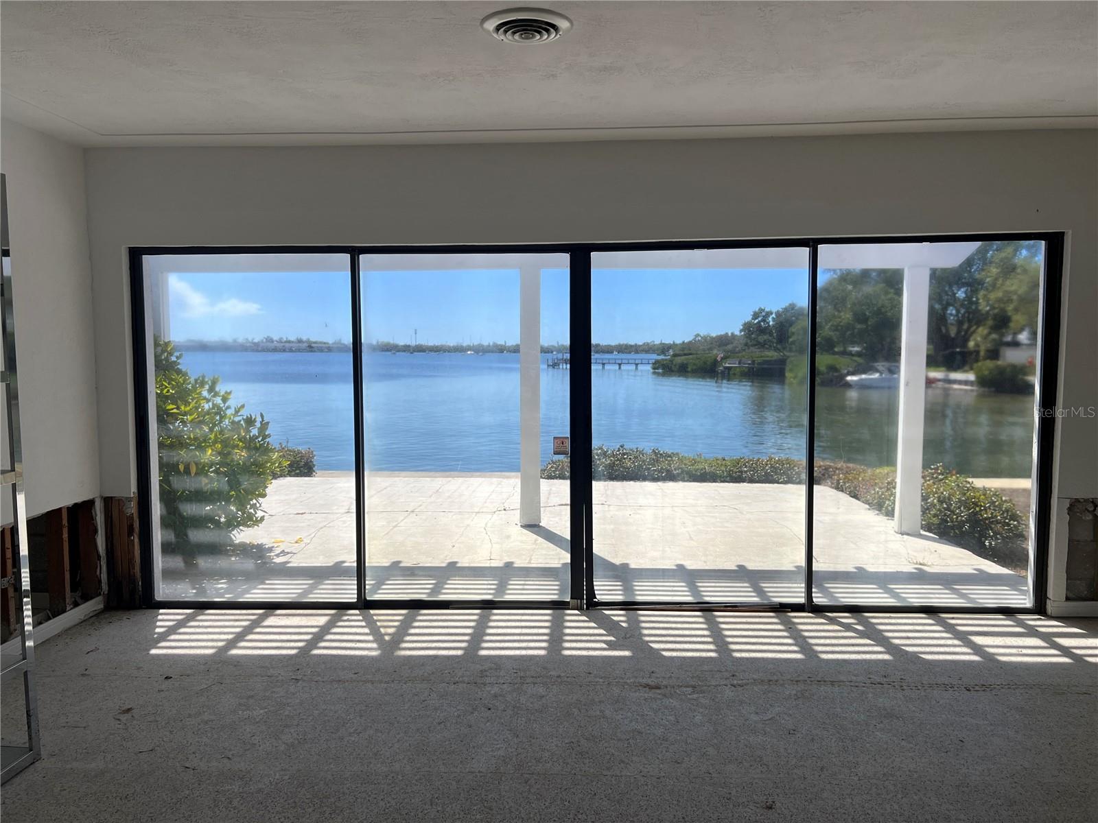 2431 SUNRISE DRIVE SE