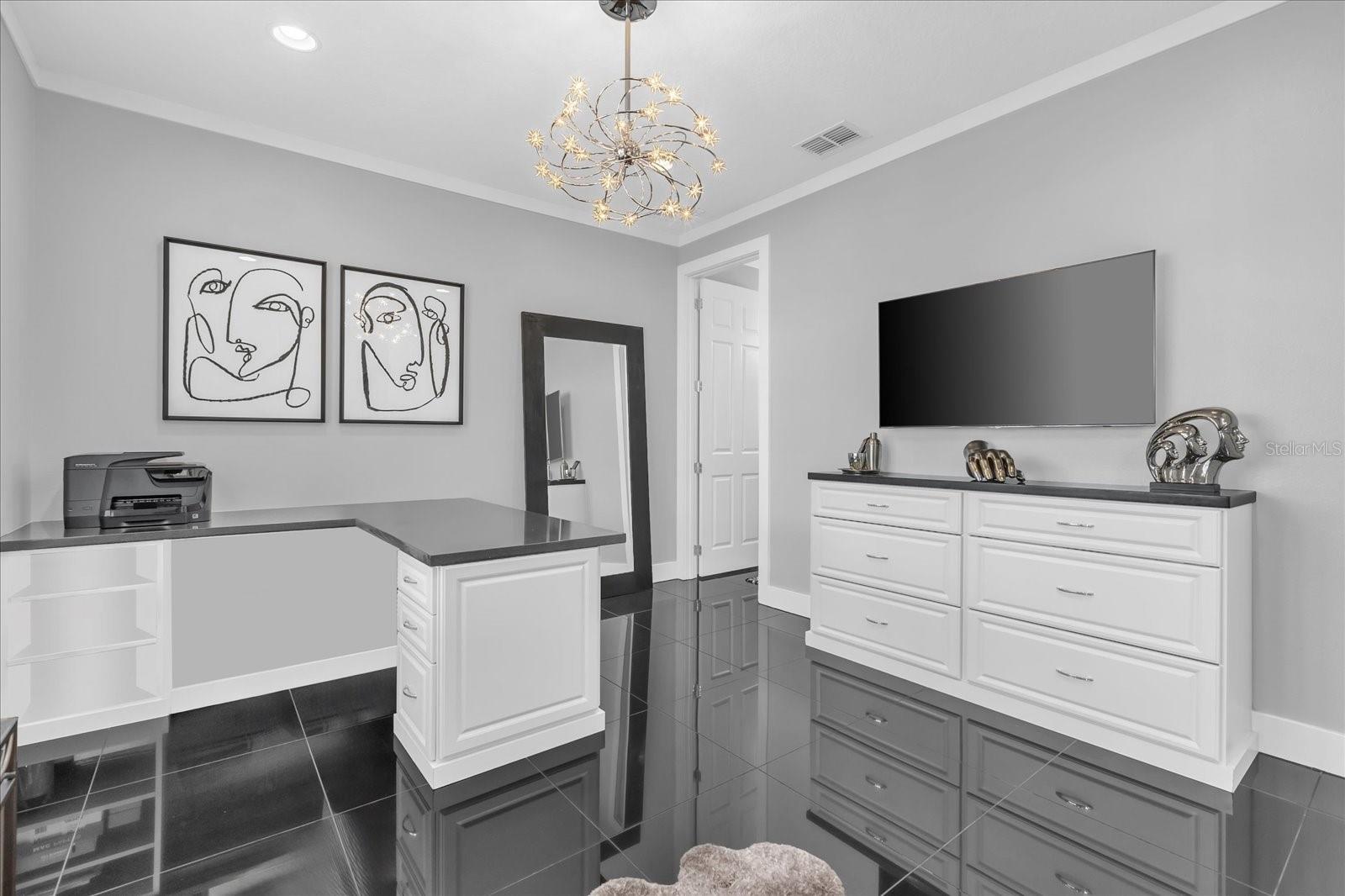 GRANDE OAKS AT HEATHROW - Residential